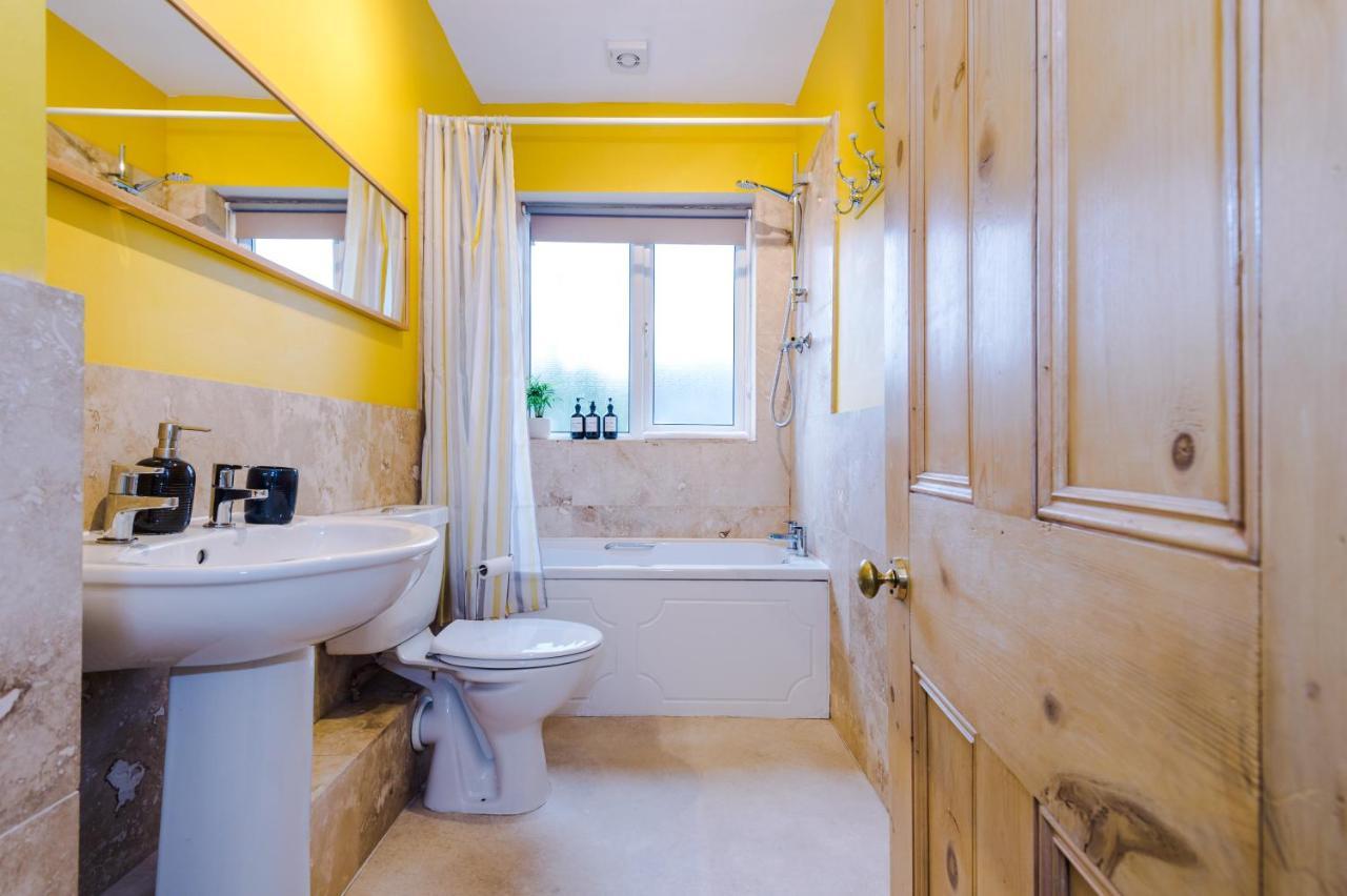 Cosy House With Garden & Parking, Sheffield Villa Екстериор снимка